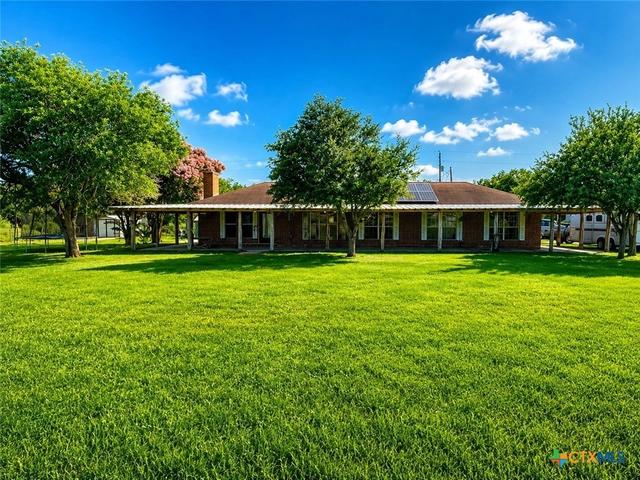 2035 County Road 400, Yoakum, TX 77995