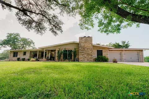 291 N Mesquite Dr, Victoria, TX 77905