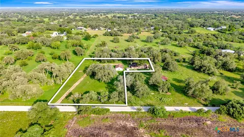 175 Albrecht Rd, Victoria, TX 77905