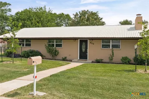 902 E Pam St, Little River Academy, TX 76554