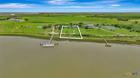 195 Wall Ln, Port Lavaca, TX 77979