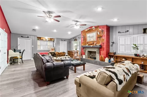 205 Live Oak Dr, Harker Heights, TX 76548