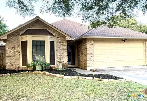 324 Spur Dr, Victoria, TX 77904