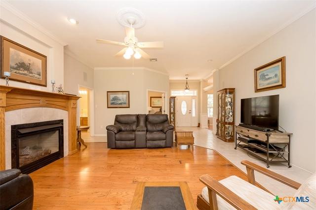 299 White Oak Dr, Killeen, TX 76549