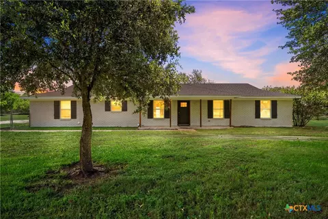 154 Longhorn Pkwy, Axtell, TX 76624