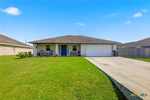 69 E Grouse Rd, Victoria, TX 77905
