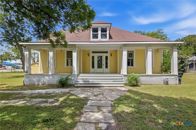 119 N West St, Yorktown, TX 78164