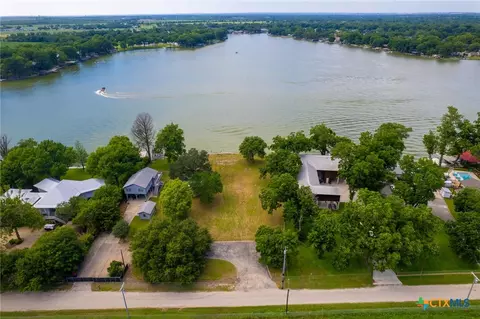 148 Isle Of View Dr, Mcqueeney, TX 78123