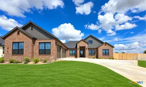 1813 Dorian Dr, Salado, TX 76571