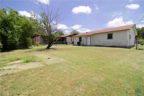 Exterior - 802 E Irvin Ave, Temple, TX 76501 photo 4 of 6
