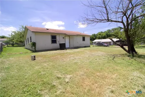 Exterior - 802 E Irvin Ave, Temple, TX 76501 photo 3 of 6