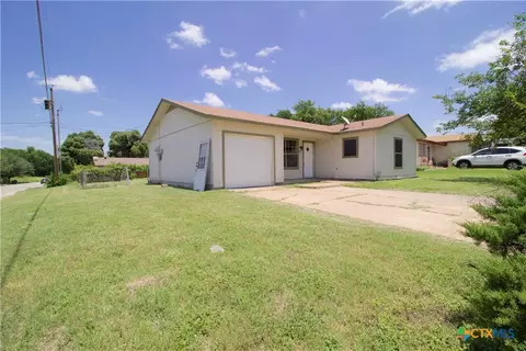 Exterior - 802 E Irvin Ave, Temple, TX 76501 photo 5 of 6