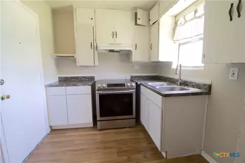 Kitchen - 802 E Irvin Ave, Temple, TX 76501 photo 1 of 1