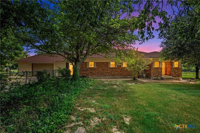 204 Christopher Dr, Eddy, TX 76524