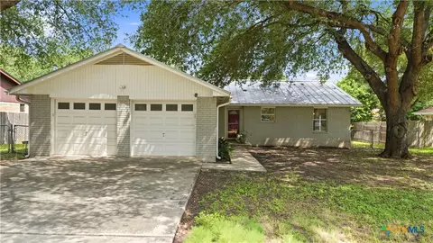 938 Lazy Trl, New Braunfels, TX 78130