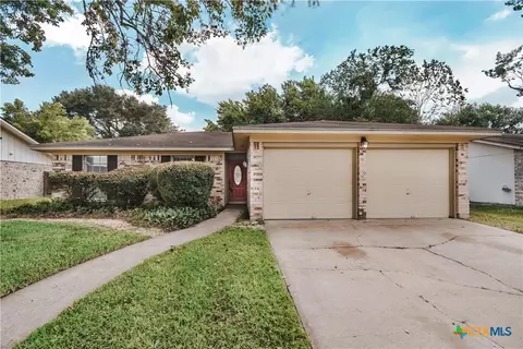106 Hickory Knoll St, Victoria, TX 77901