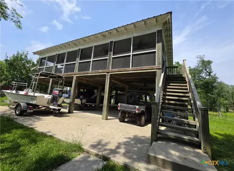 1243 Guadalupe River Rd, Tivoli, TX 77990