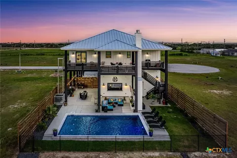 80 W Clear Water, Port O'connor, TX 77982