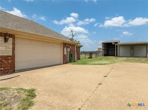 Exterior - 205 Hatter Dr, Moody, TX 76557 photo 5 of 15