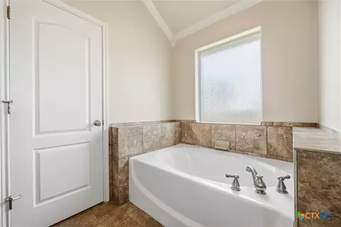 Bath - 205 Hatter Dr, Moody, TX 76557 photo 1 of 4