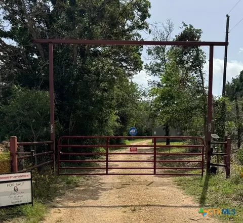 220 Clydesdale Dr, Dale, TX 78616