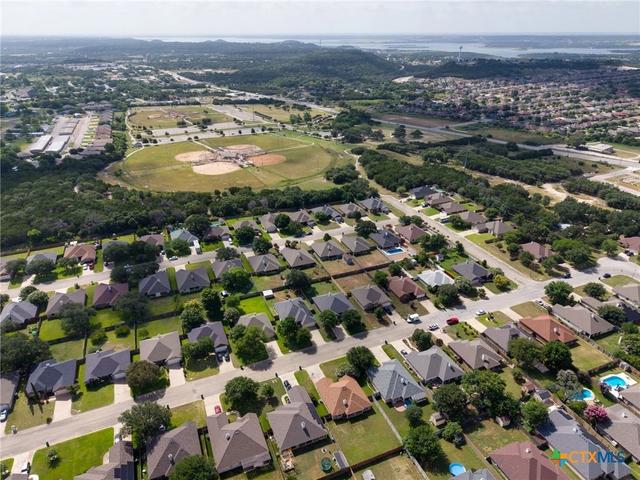 2022 Merlin Dr, Harker Heights, TX 76548