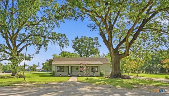 101 Bowie St, Martindale, TX 78655