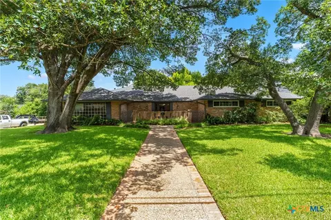 1413 N 11th St, Temple, TX 76501