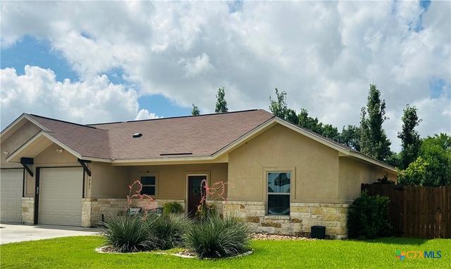231 Navarro Xing St #7B, Seguin, TX 78155