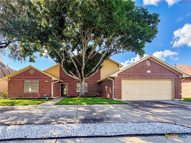504 Colony Creek Dr, Victoria, TX 77904