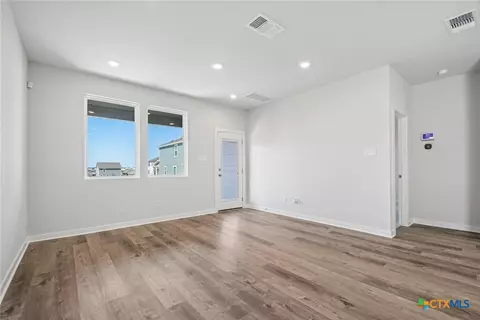 253 Firefox Way, Jarrell, TX 76537 photo 9