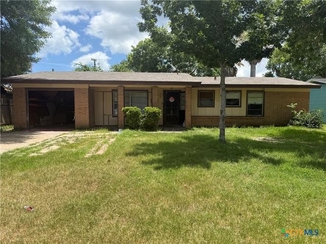518 Lazy Ln, Port Lavaca, TX 77979