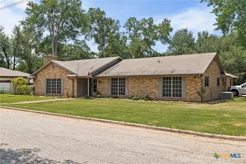 1101 E 19th St, Cameron, TX 76520 photo 2