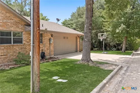 1101 E 19th St, Cameron, TX 76520 photo 3