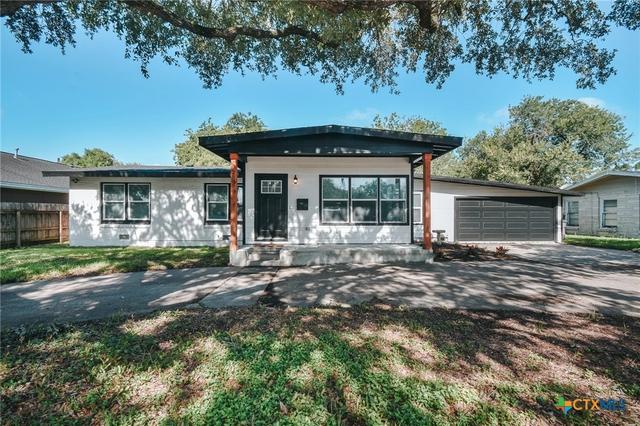 2605 N Ben Jordan St, Victoria, TX 77901