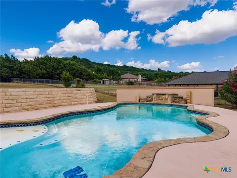 812 Taylor Creek Rd, Copperas Cove, TX 76522