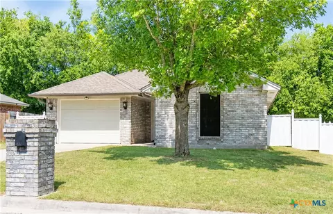 905 Concho St, Belton, TX 76513