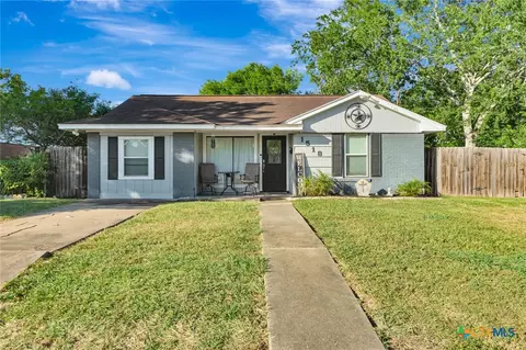 1518 Bonham Dr, Victoria, TX 77901