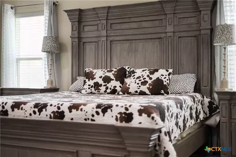 Bedroom - 537 Lower Elgin Rd, Elgin, TX 78621 photo 4 of 5