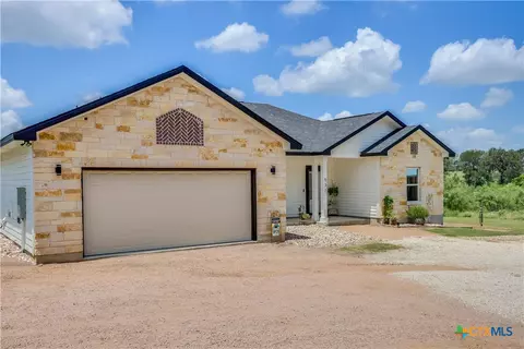 Exterior - 537 Lower Elgin Rd, Elgin, TX 78621 photo 5 of 9