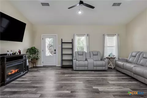 Living - 537 Lower Elgin Rd, Elgin, TX 78621 photo 2 of 2