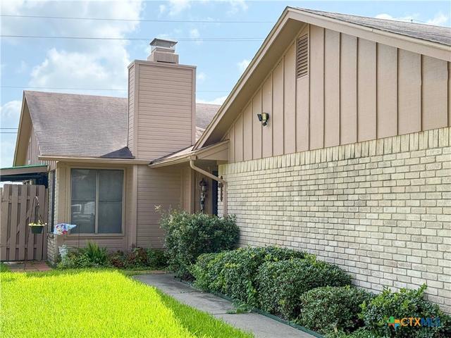 214 Rattan Dr, Victoria, TX 77901