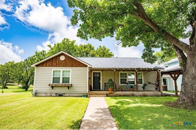 107 Duson Ave, Palacios, TX 77465
