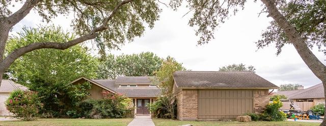 402 Chimney Rock Dr, Victoria, TX 77904
