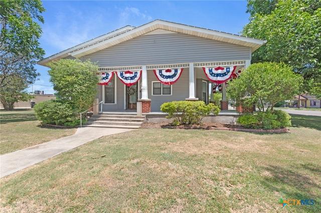 107 E 2nd St, Lampasas, TX 76550