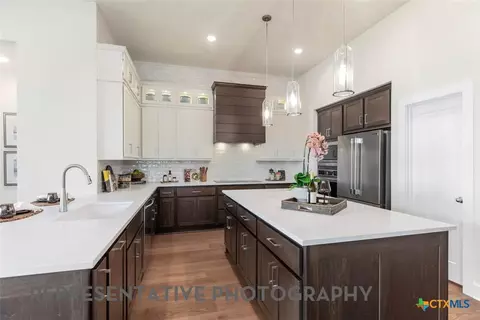 Kitchen - 207 Jackson River Loop, Kyle, TX 78640 photo 5 of 6