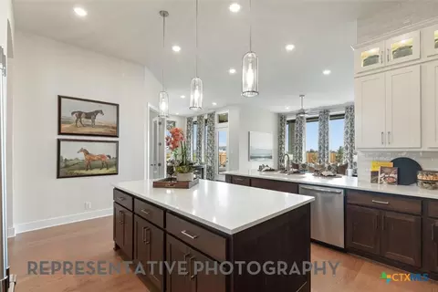 Kitchen - 207 Jackson River Loop, Kyle, TX 78640 photo 4 of 6