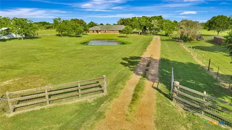 213 Wearden Dr, Victoria, TX 77904