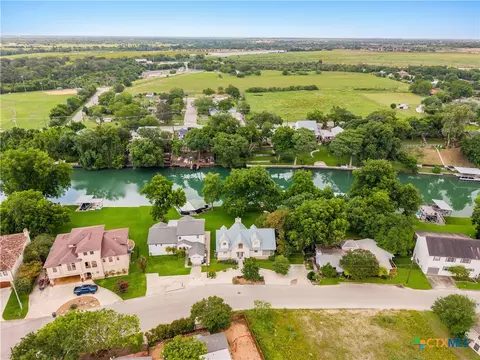 340 Rio Dr, New Braunfels, TX 78130