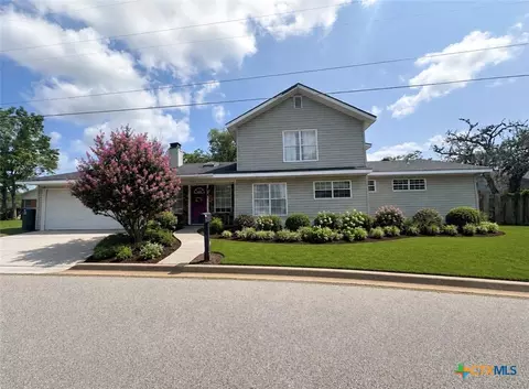 1104 Moss Ln, Cuero, TX 77954